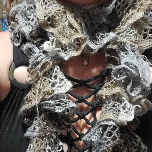 Ladies Scarf Bundle - Picture 14 of 17